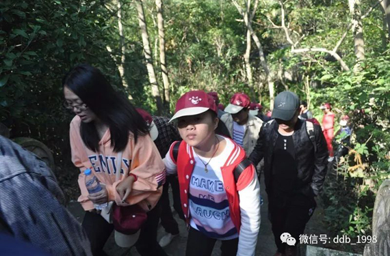 東都寶公司員工，聚首長(zhǎng)嶼硐天